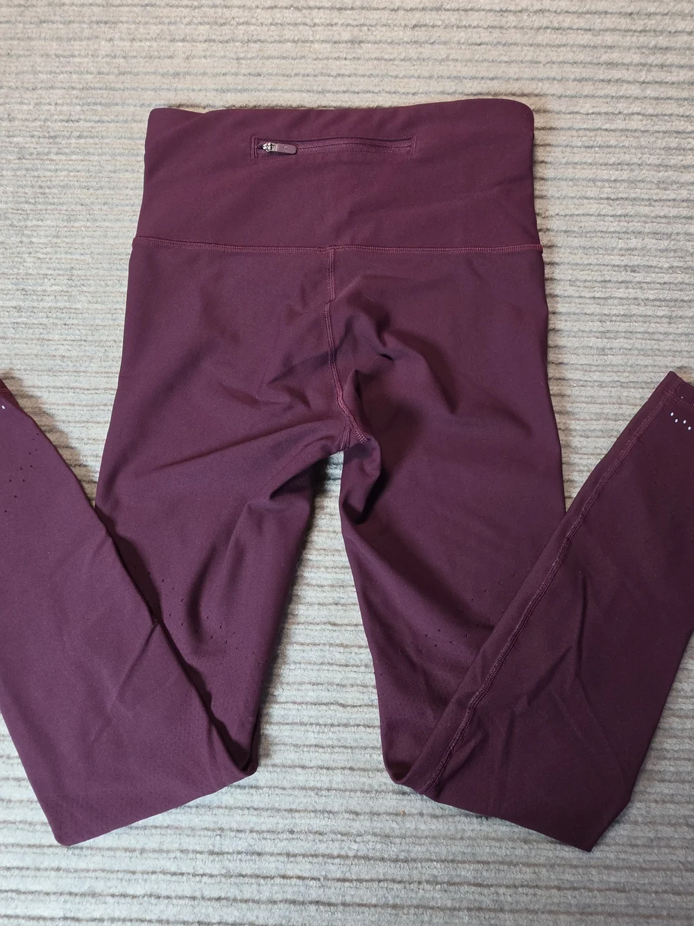 Lululemon Zoned In Tight Maroon Reflective Run Leggings 8 Breathable 27